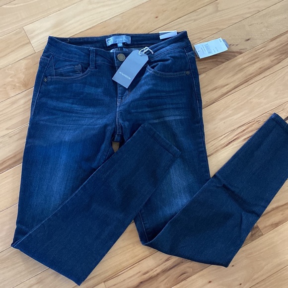 Size 4 Wit & Wisdom Jegging. New. - Picture 3 of 3